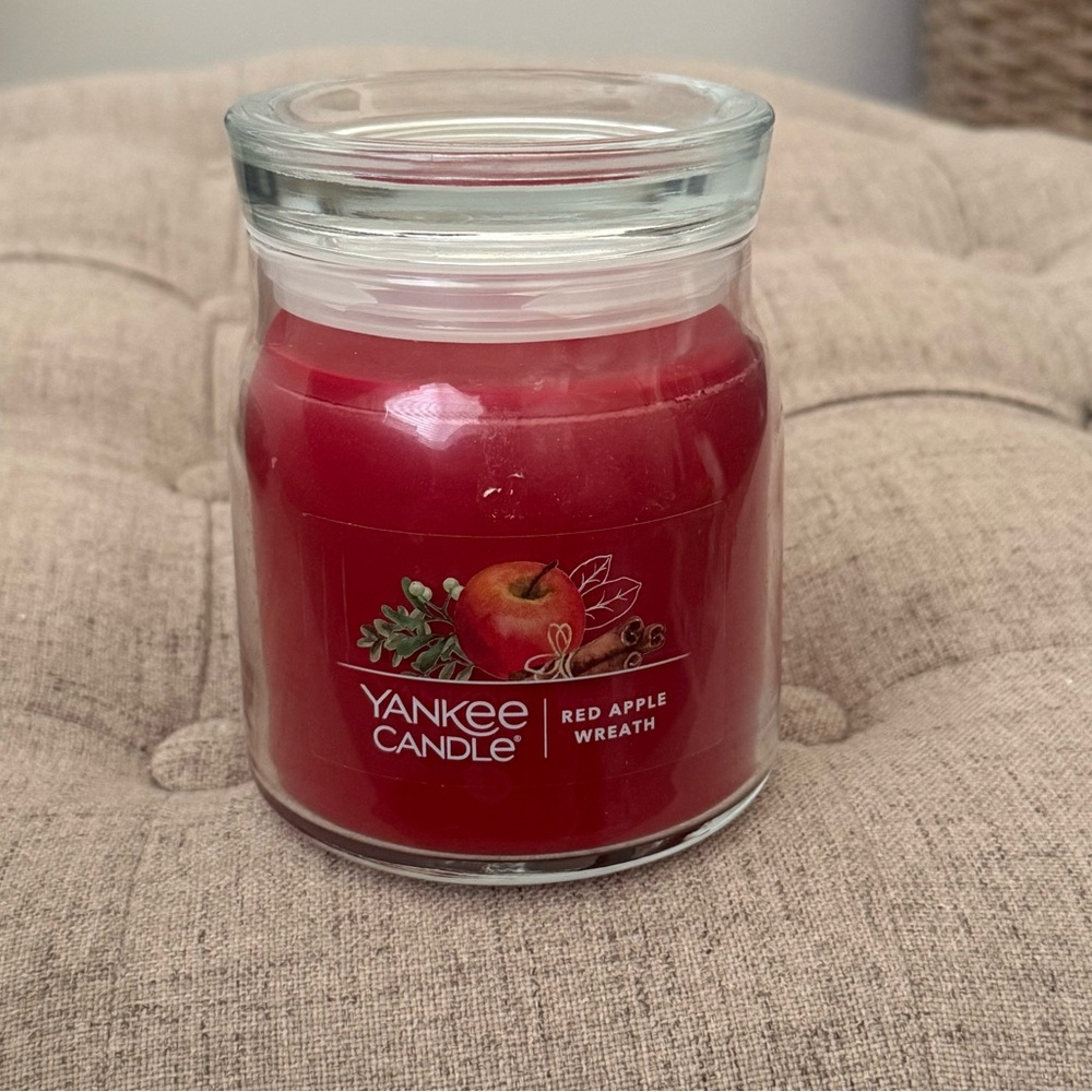 NEW. Yankee Candle Apple Pumpkin scented Candle. 13 oz. - Picture 3 of 13